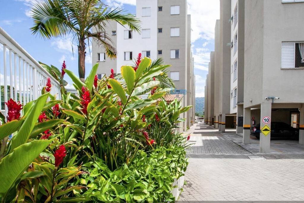 Apartamento Ubatuba - Ar Condicionado, Estacionamento, Elevador, Portaria 24H - Wifi Gratis! - Jardim Das Palmeiras Buitenkant foto